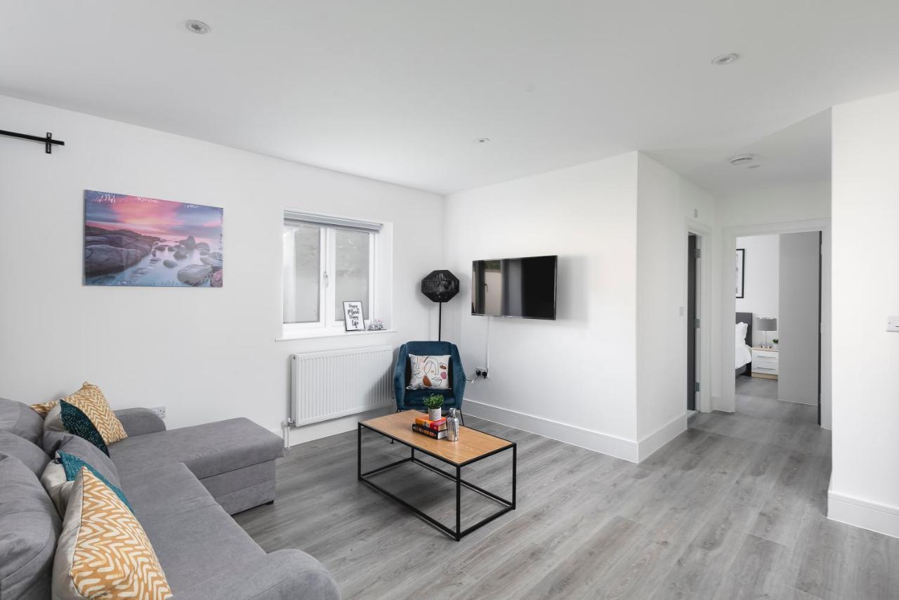 Skyvillion - London Enfield Chase Apartments With Parking & Wifi エクステリア 写真