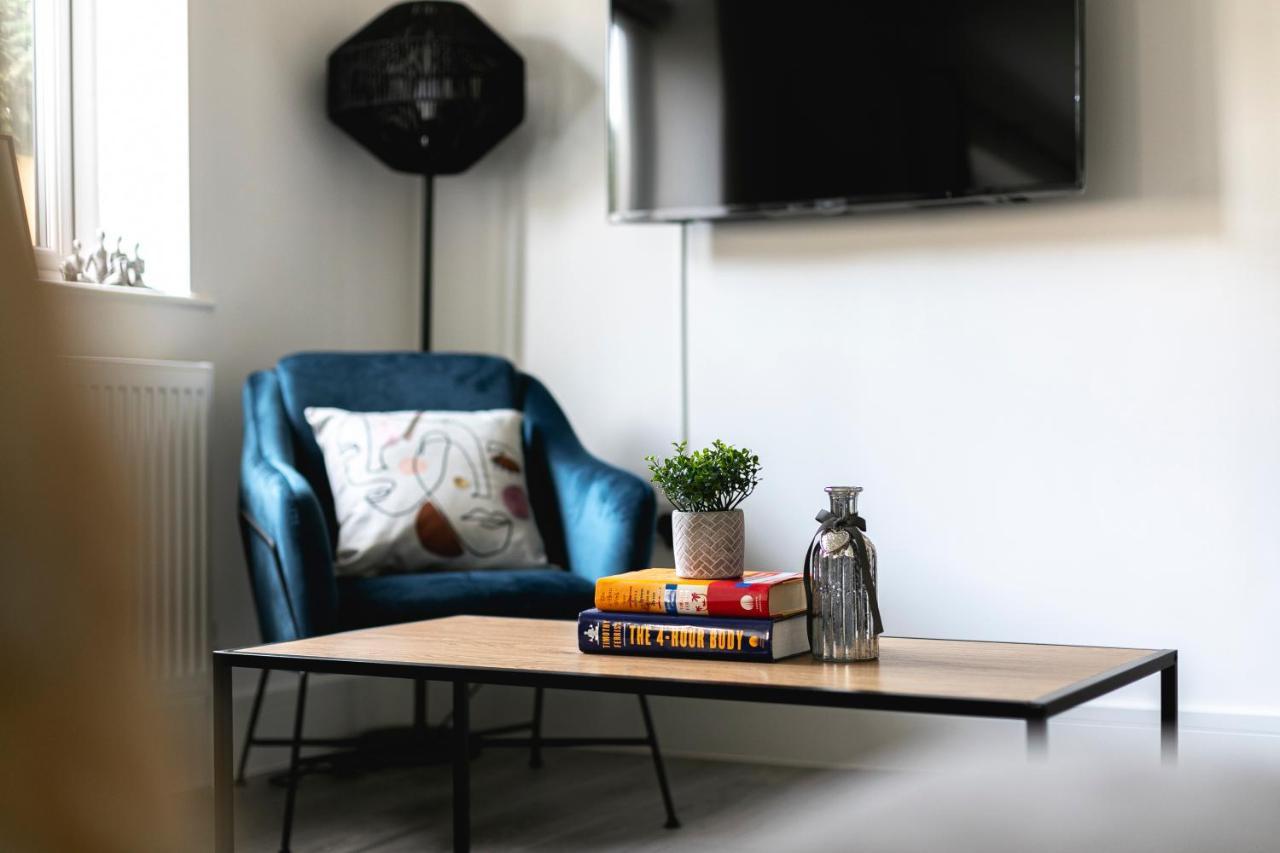 Skyvillion - London Enfield Chase Apartments With Parking & Wifi エクステリア 写真